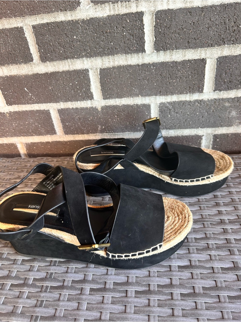 Kensie Black Suede With Criss Cross Ankle Straps Platform Sandals - Size 10